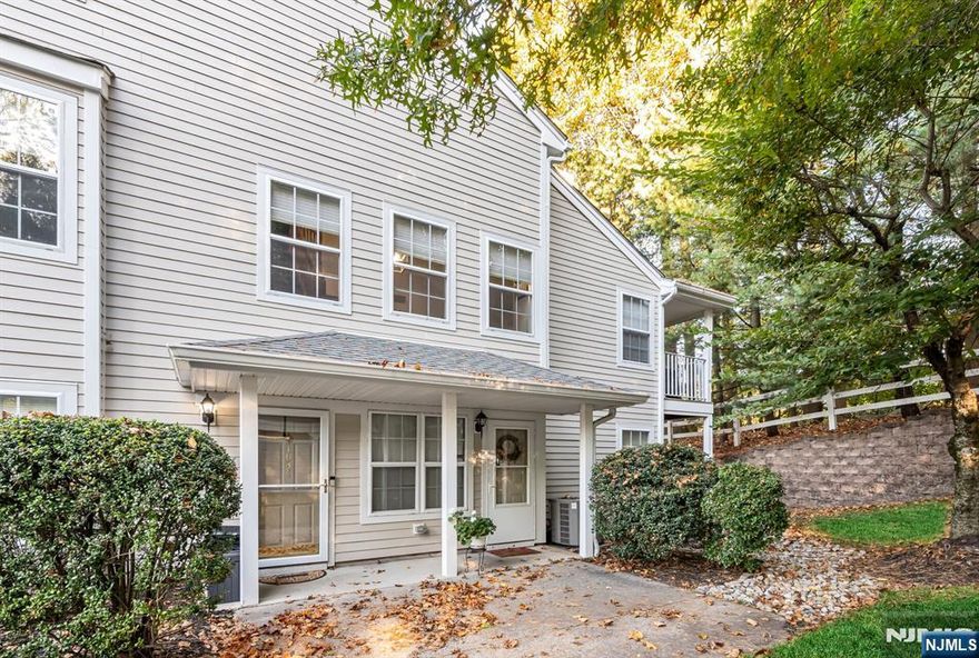 Welcome home to this spacious 3-bedroom, 2-bath end unit in the desirable Paddington Square community. Nestled privately in a quiet cul-de-sac, this home offers an ideal blend of square footage, modern amenities, and unmatched tranquility. Entry is on the ground floor, leading up to the sun-drenched main level. Here, you'll find the dining room flowing seamlessly into the dramatic living room, which boasts vaulted ceilings and a gas fireplace. Off the living area, sliding glass doors open to a spacious private balcony. The heart of the home is the beautifully renovated kitchen, featuring granite countertops, newer cabinets, and a full suite of stainless steel appliances. This main floor also includes two secondary bedrooms, a convenient hall bathroom, and the in-unit laundry area. Ascend to the second level where a flexible and bright large loft area awaits that is ideal for a dedicated home office, media room, or fitness space. The upper floor is completed by the primary bedroom suite, which features its own private bathroom and an oversized walk-in closet with custom built-in organizers. With generous closet space throughout and the added privacy benefit of being an end unit, this home is truly a rare find. It's wonderfully tucked away and ready for you to move in!