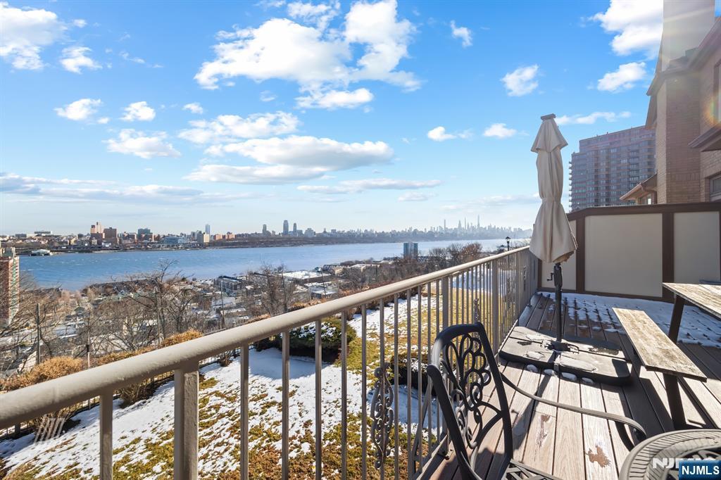 29 E Victoria Place