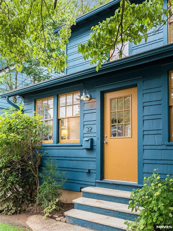 32 Virginia Avenue