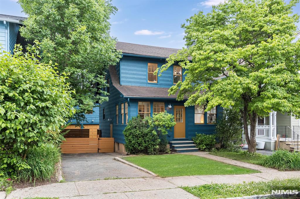 32 Virginia Avenue