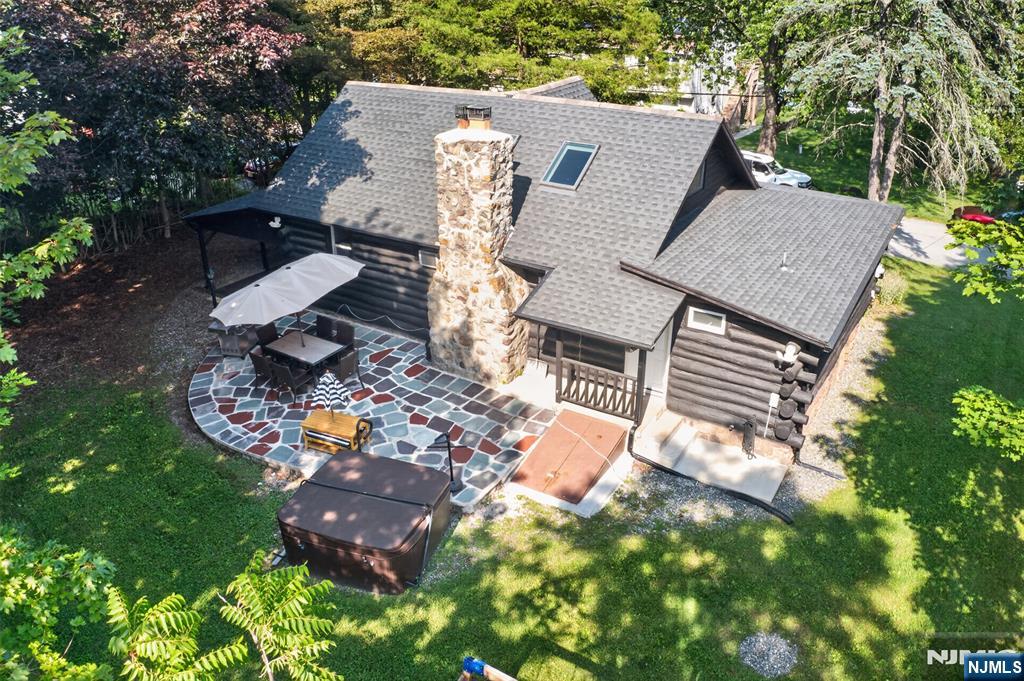 53 Lakeview Drive