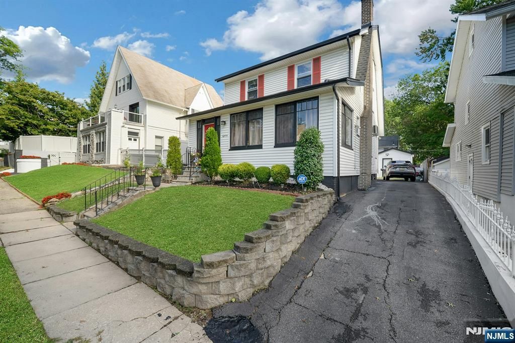 Photo of 18 Whitman Avenue, East Orange, NJ 07017 (MLS # 25035205)
