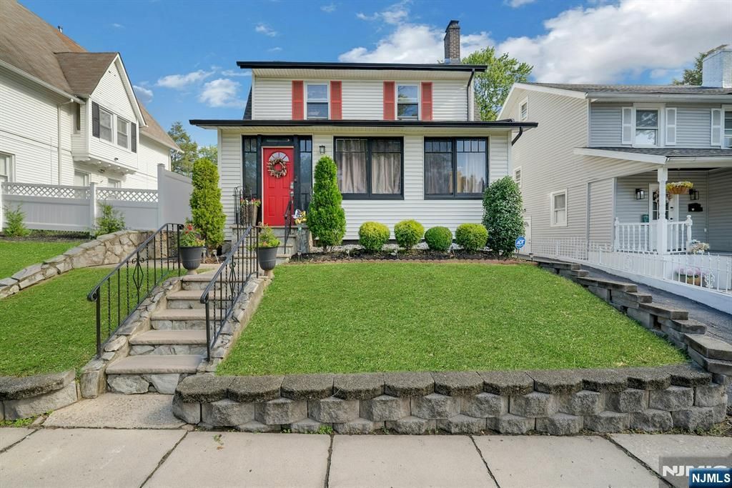 Photo of 18 Whitman Avenue, East Orange, NJ 07017 (MLS # 25035205)
