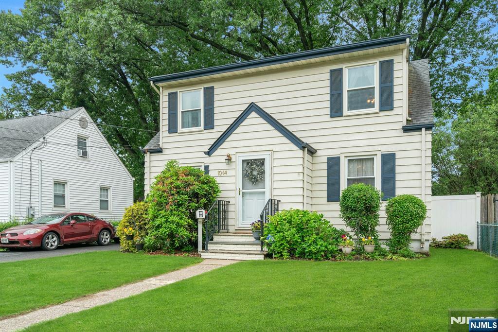 1014 1st Street, Fair Lawn, New Jersey - 4 Bedrooms  
2 Bathrooms  
6 Rooms - 