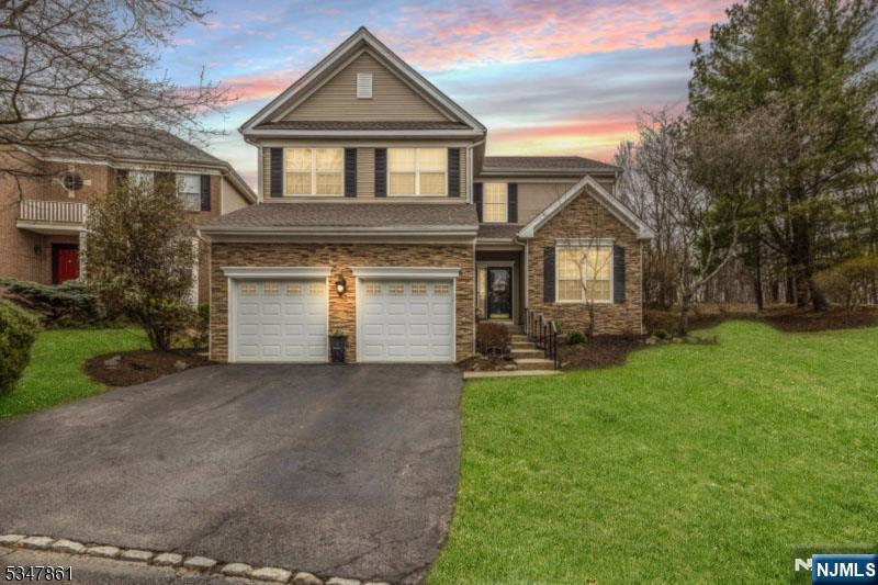 Property for Sale at 2 Stone Ridge Court, Little Falls, New Jersey - Bedrooms: 3 
Bathrooms: 3 
Rooms: 9  - $999,900