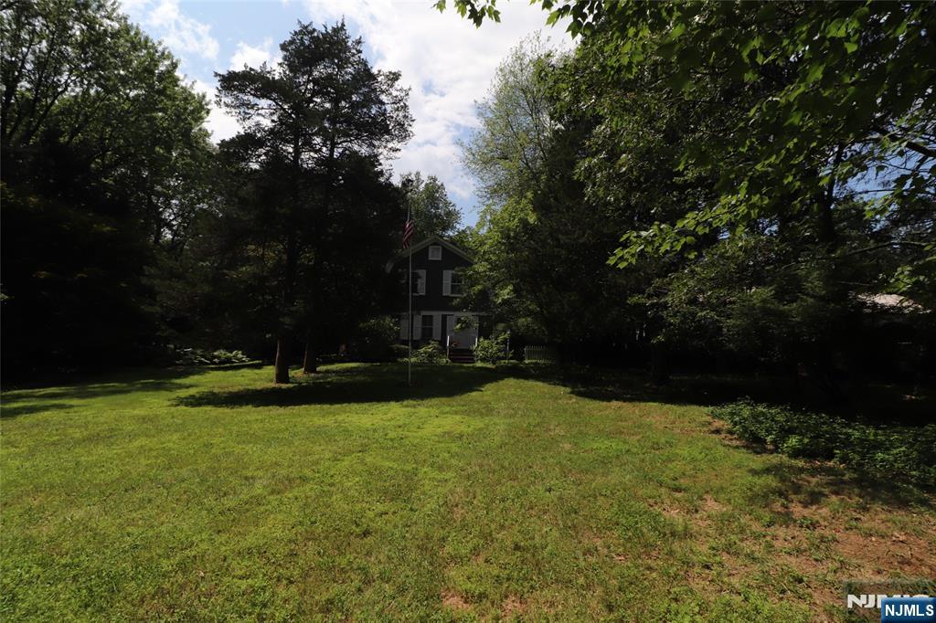 910 Colonial Road