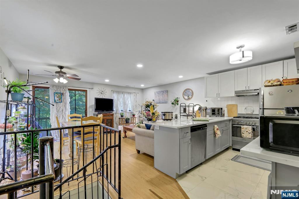 4 Davos Drive 9