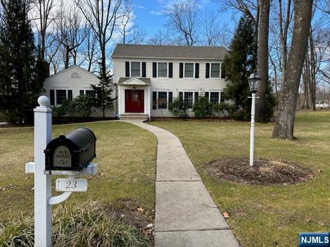 Photo of 23 Deerhorn, Upper Saddle River, NJ 07458 (MLS # 26027731)