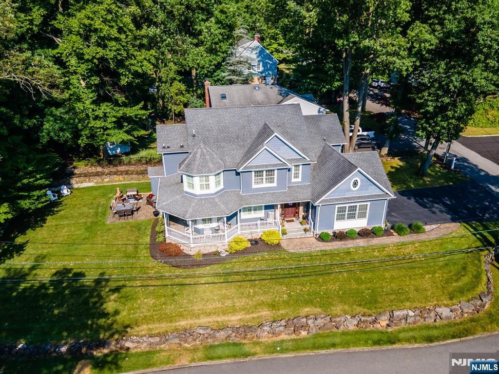 Photo of 44 Forest Terrace, Wayne, NJ 07470 (MLS # 26012038)