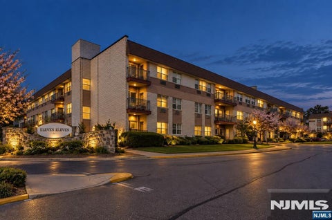Photo of 1111 River RD #H14, Edgewater, NJ 07020 (MLS # 26037205)