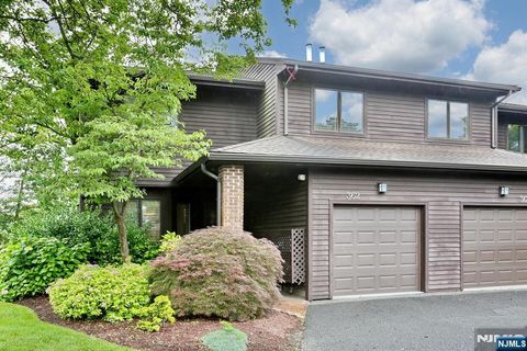 362 French Court Teaneck NJ 07666