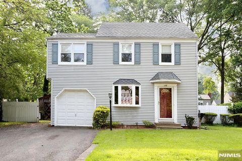 408 Terhune Avenue Paramus NJ 07652