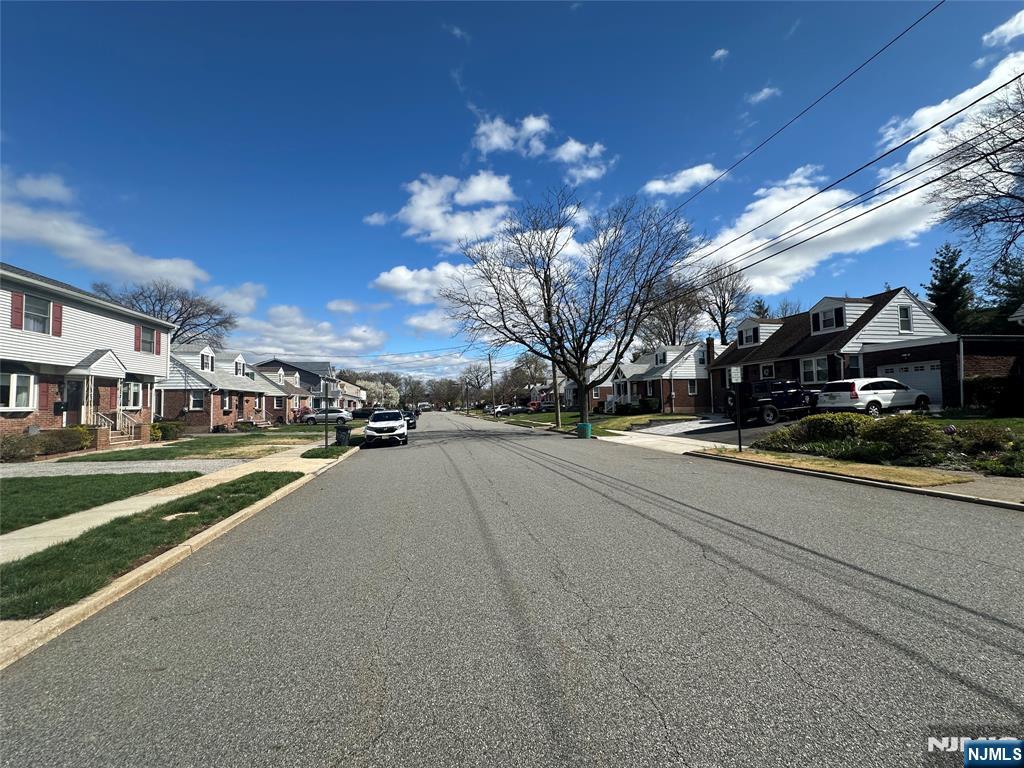 Property for Sale at 66 Lexington Avenue, Rochelle Park, New Jersey - Bedrooms: 4 
Bathrooms: 2 
Rooms: 7  - $650,000