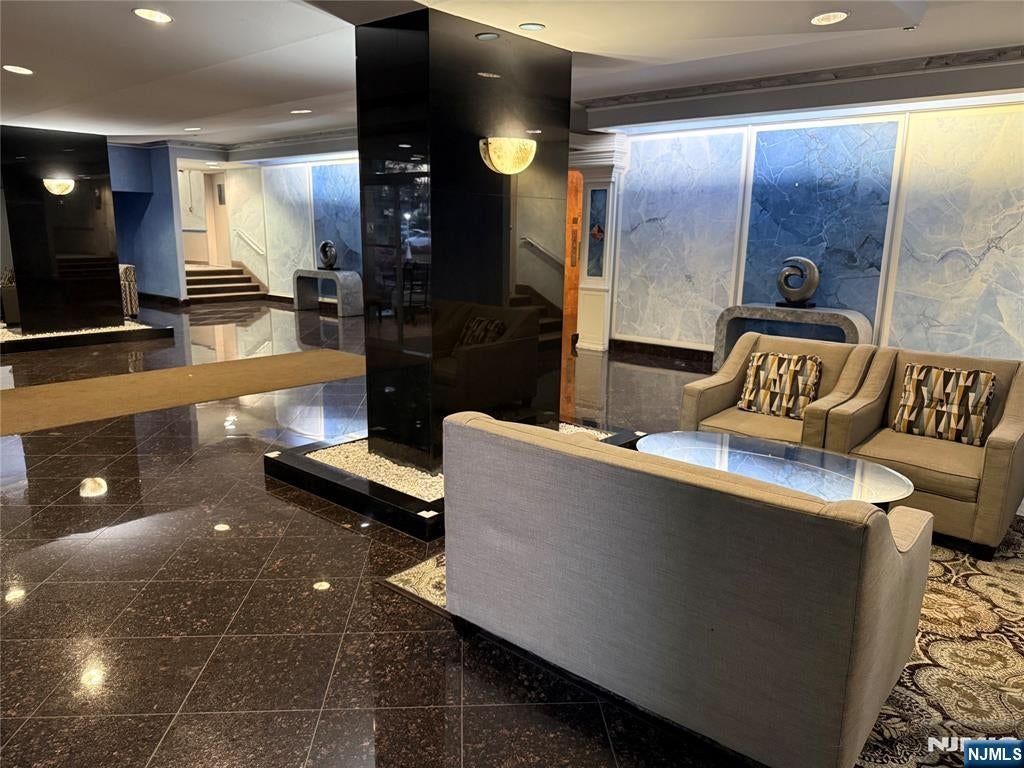 280 Prospect Avenue 5N
