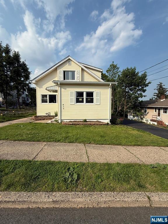 Rental Property at 415 Madison Ave, Hasbrouck Heights, New Jersey - Bedrooms: 1 
Bathrooms: 1 
Rooms: 4  - $2,000 MO.