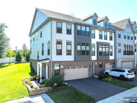 Photo of 78 Cinnamon Drive #181, Upper Saddle River, NJ 07458 (MLS # 26035432)