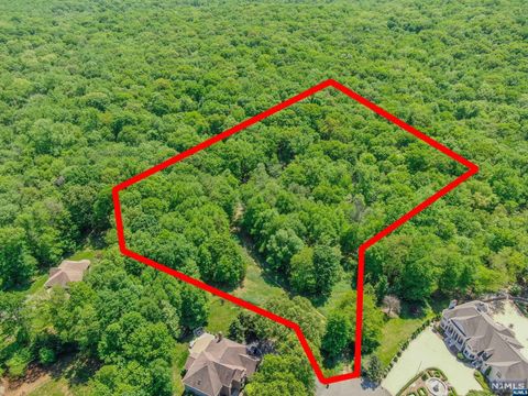 Photo of 9 Vista Court, Kinnelon, NJ 07405 (MLS # 24025981)