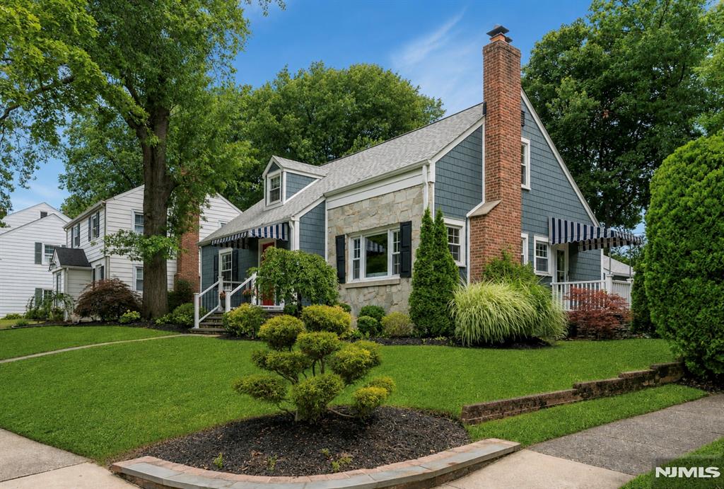 7 Hawthorne Avenue
