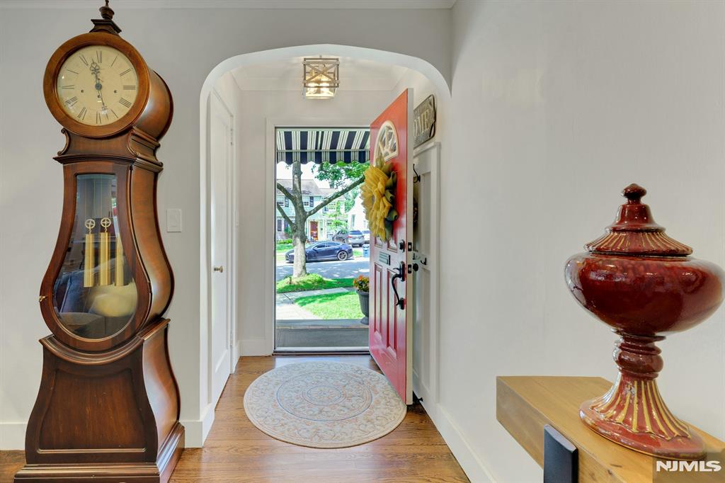 7 Hawthorne Avenue