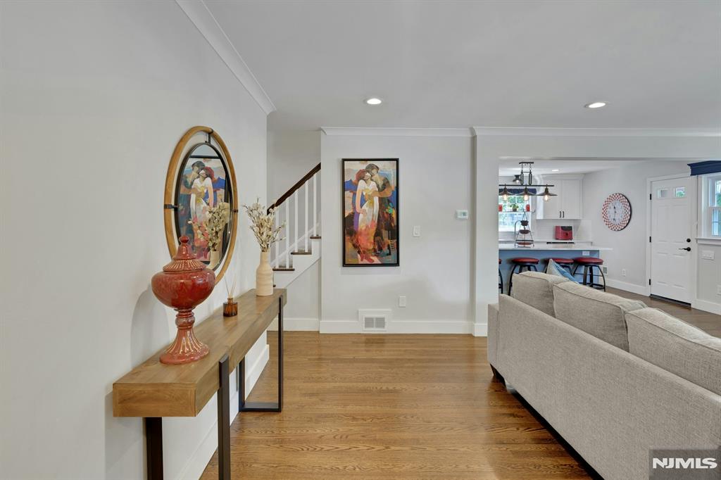 7 Hawthorne Avenue
