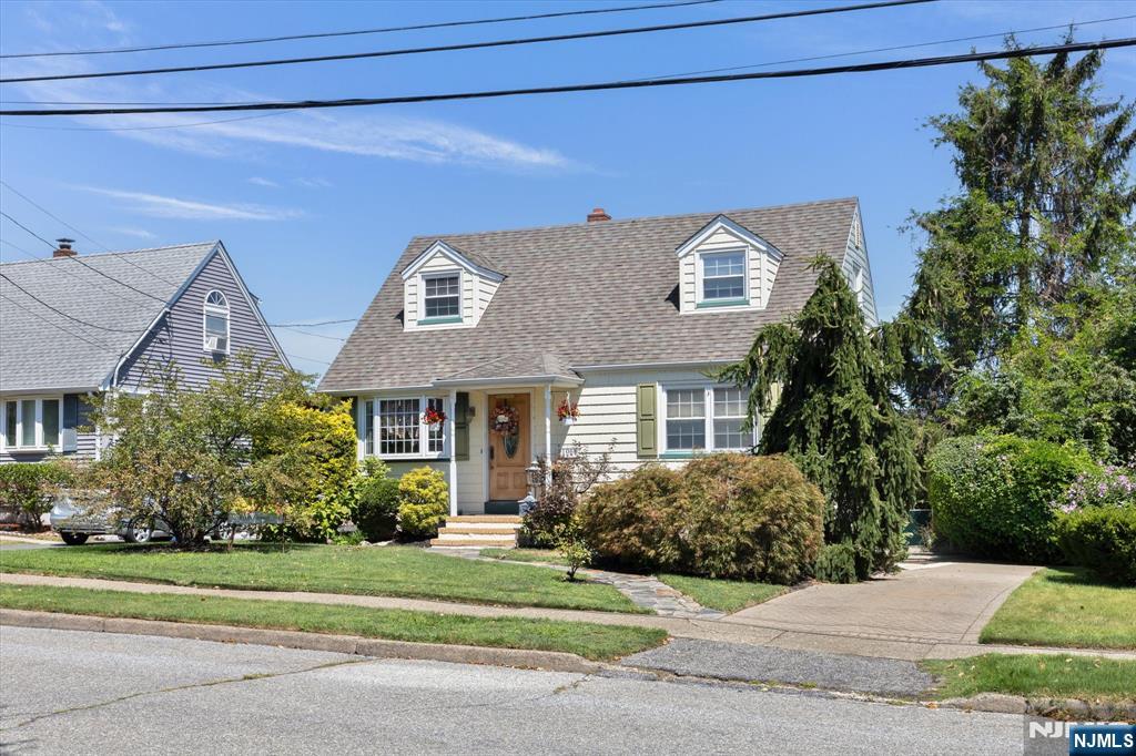 106 Hobart Avenue