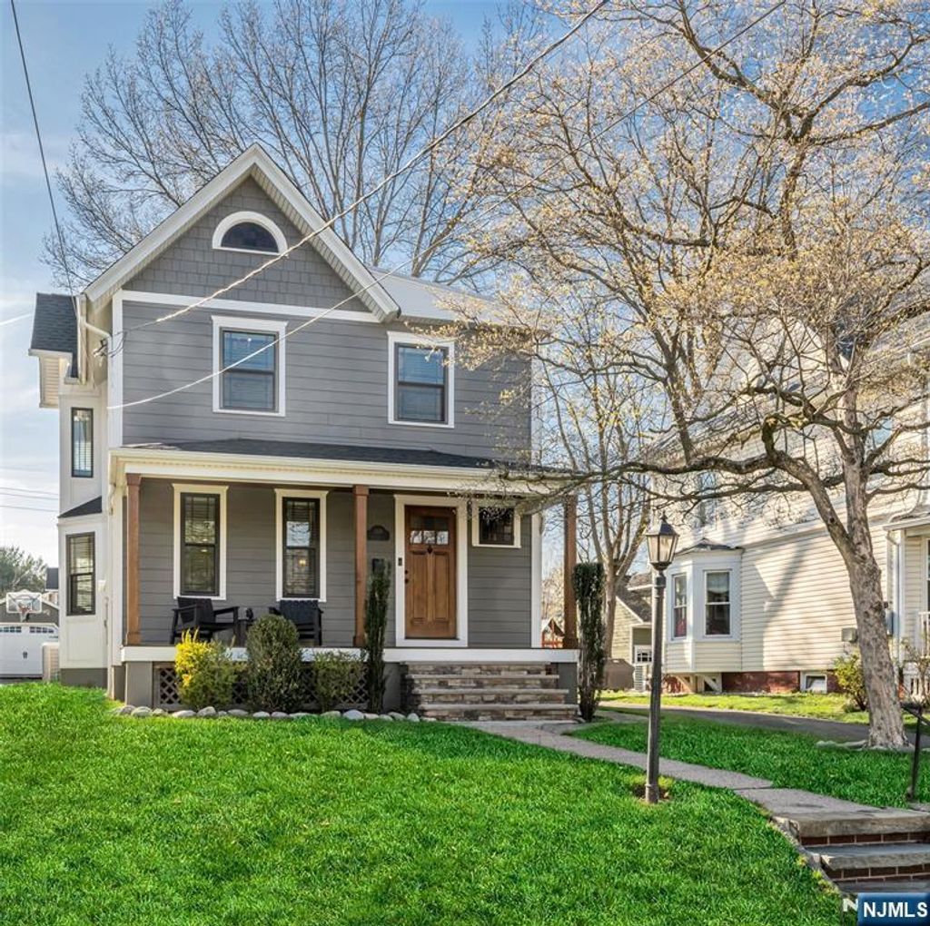 Photo of 309 Maple Avenue, Oradell, NJ 07649 (MLS # 26015278)