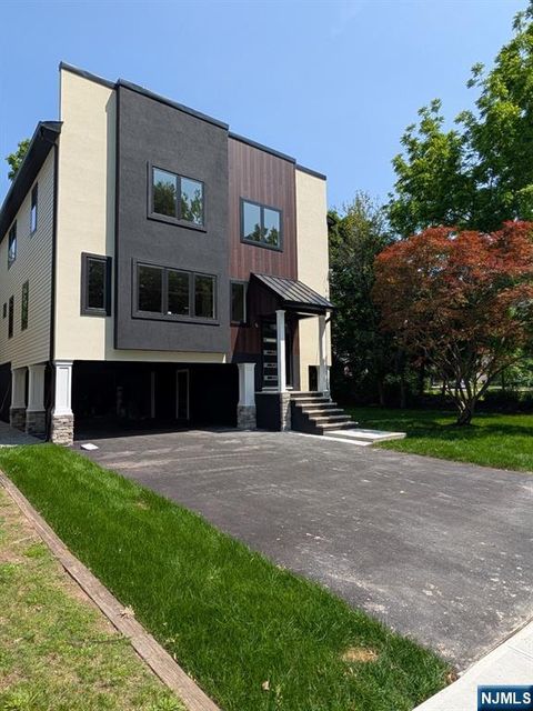 Photo of 429 Riverside Avenue, Rutherford, NJ 07070 (MLS # 25036165)