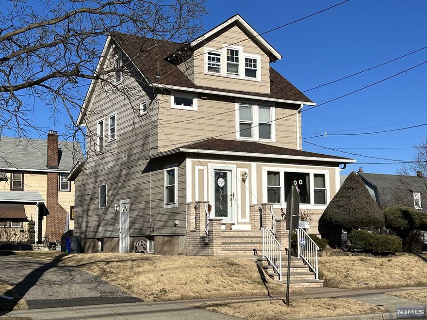 Big kitchen, w granite countertops with an island. Wood trimming, hardwood floors. Three bedroom with ceiling fans and bonus room on the 3rd level with an open space. Finished basement with powder room, bar, lots of light, built-in sound. 2 car detach garage. 2 blocks from train station and shopping