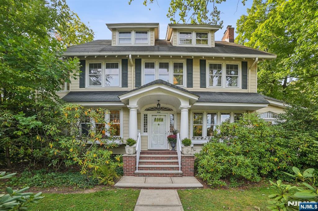 558 Park Street, Montclair, New Jersey - 6 Bedrooms  
4 Bathrooms  
12 Rooms - 