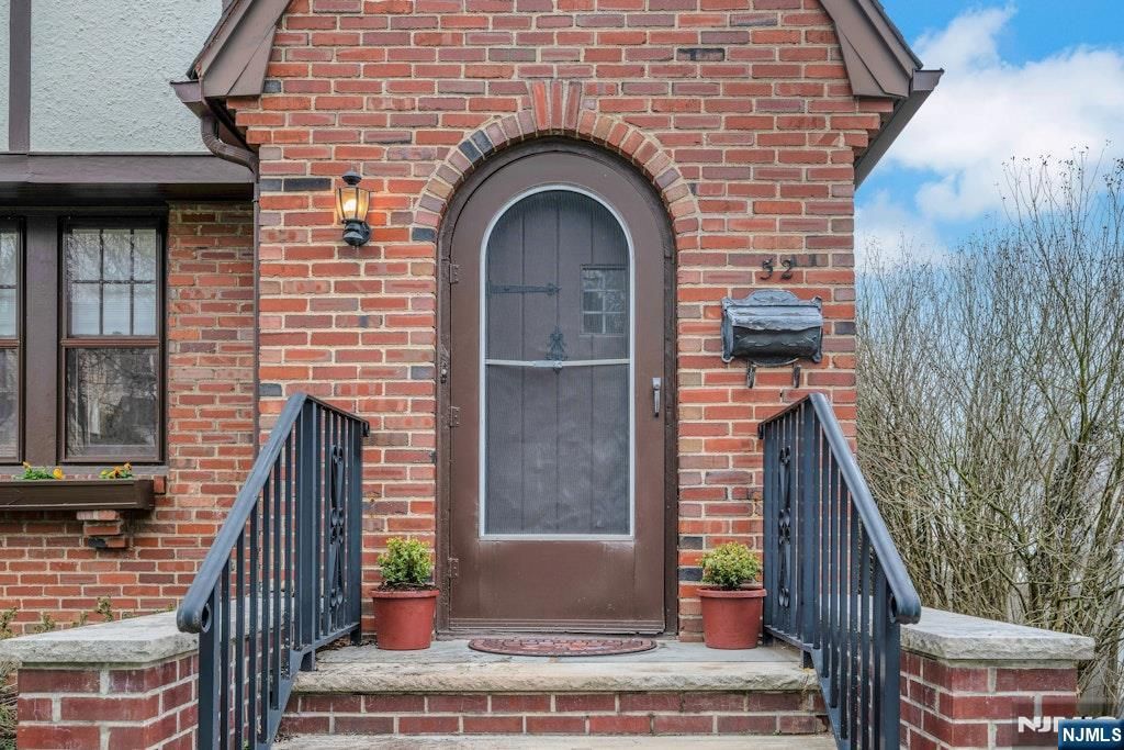 Photo of 52 Morningside Road, Verona, NJ 07044 (MLS # 26011858)