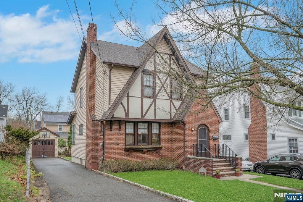 Photo of 52 Morningside Road, Verona, NJ 07044 (MLS # 26011858)