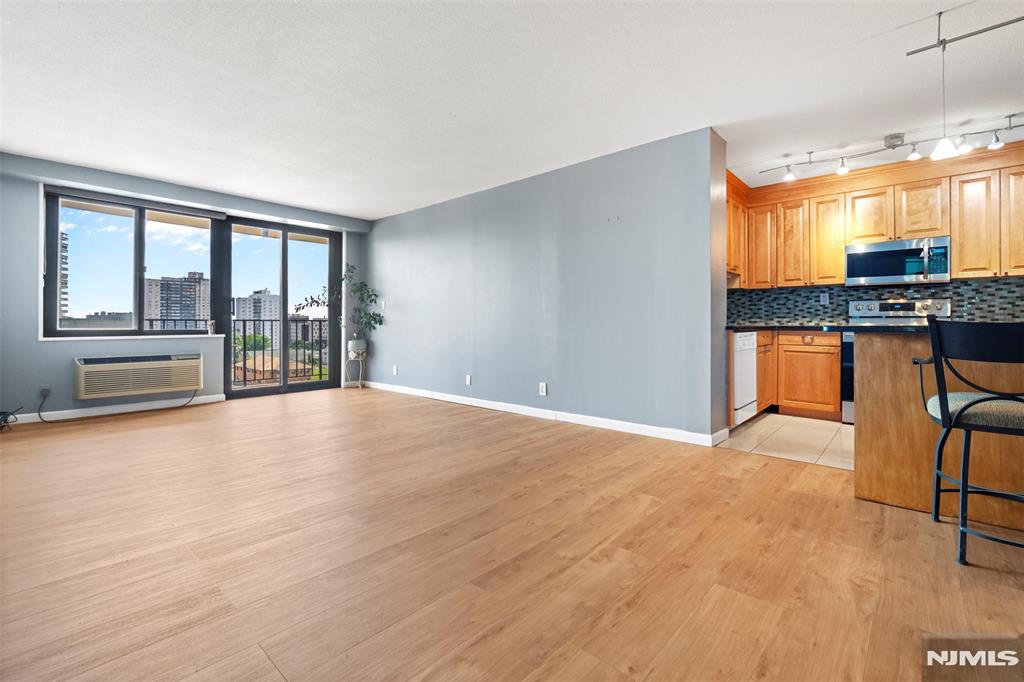 1590 Anderson Avenue 6C