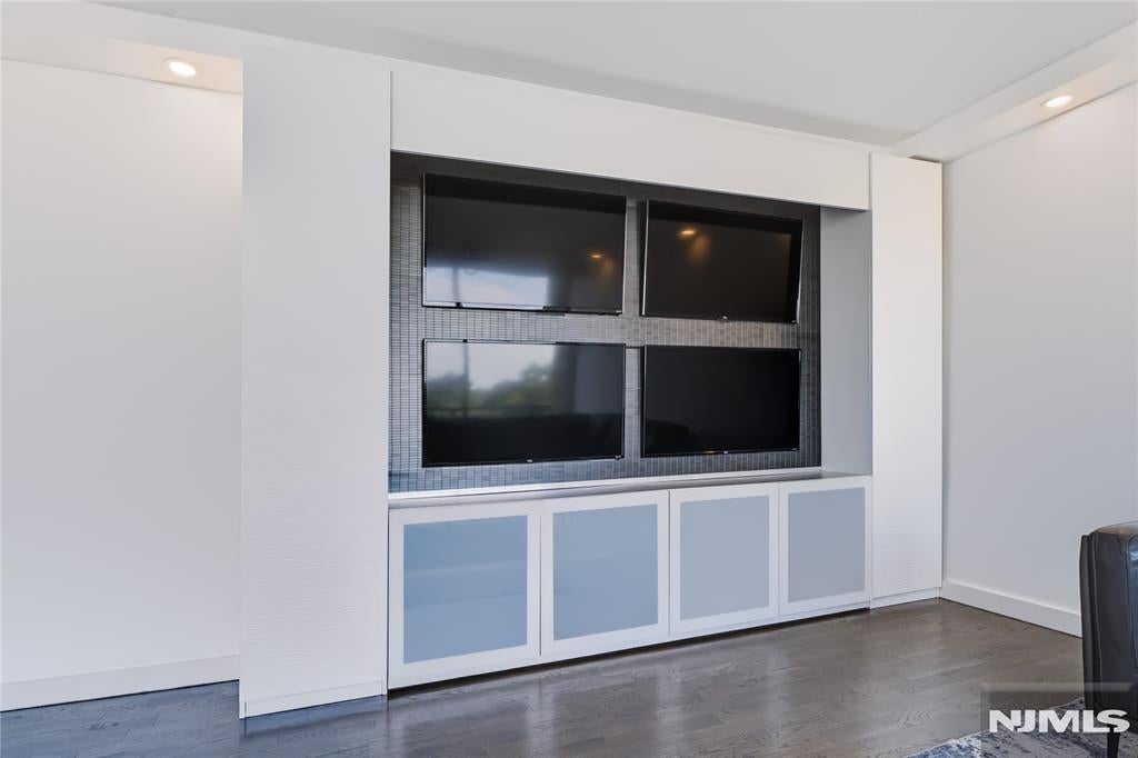 Homes for Sale in Northern NJ | ThisIsRiverEdge.com 2 Horizon Road 812