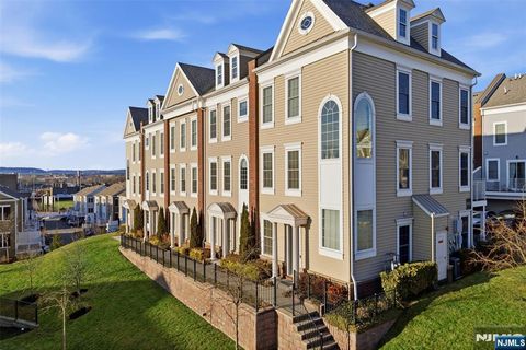 Photo of 215 Roosevelt Dr, Wood Ridge, NJ 07075 (MLS # 26001410)