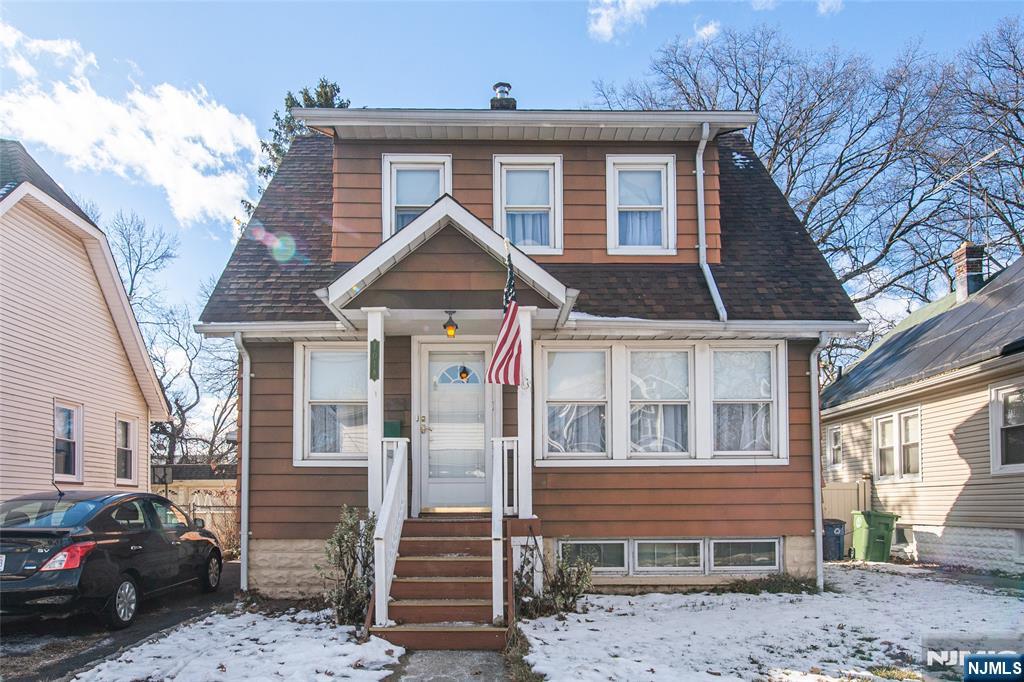 Property for Sale at 1018 Drake Avenue, Roselle, New Jersey - Bedrooms: 2 
Bathrooms: 1 
Rooms: 5  - $349,888