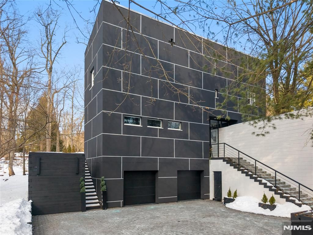 Photo of 451 Mountain Avenue, North Caldwell, NJ 07006 (MLS # 26006695)