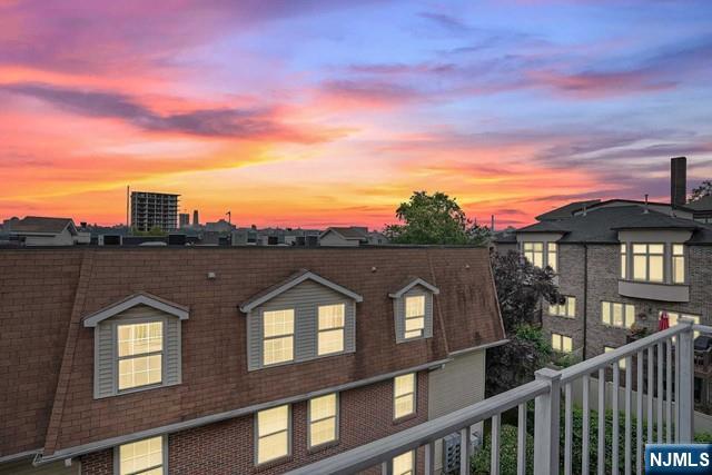 Rental Property at 300 Crown Ct 513, Edgewater, New Jersey - Bedrooms: 2 
Bathrooms: 2 
Rooms: 5  - $3,195 MO.