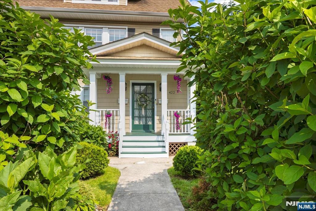 422 Valley Road