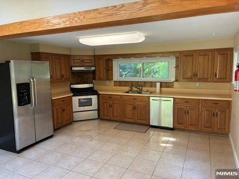 Photo of 19 Crescent Road, Wayne, NJ 07470 (MLS # 26026855)