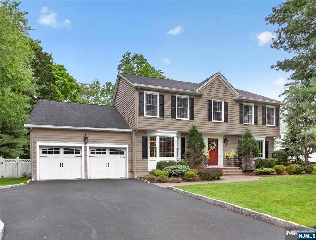 Photo of 607 Poplar Road, River Vale, NJ 07675 (MLS # 26017537)