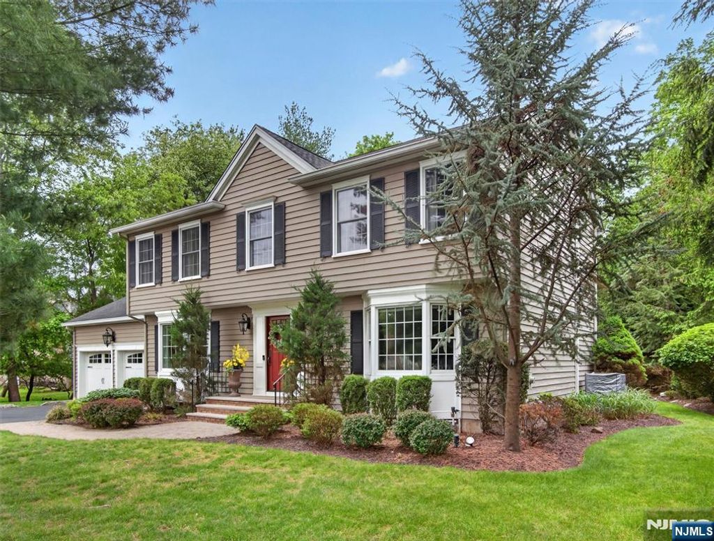 Photo of 607 Poplar Road, River Vale, NJ 07675 (MLS # 26017537)