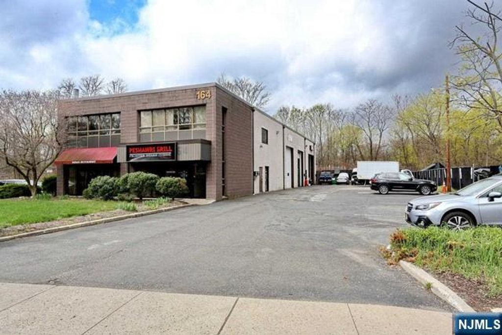 Photo of 164 Franklin Turnpike #1, Mahwah, NJ 07430 (MLS # 25039496)