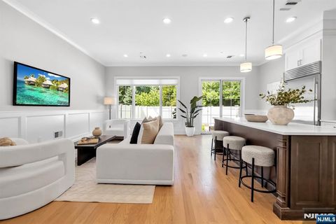 22 Gabriel Court 22 Paramus NJ 07652