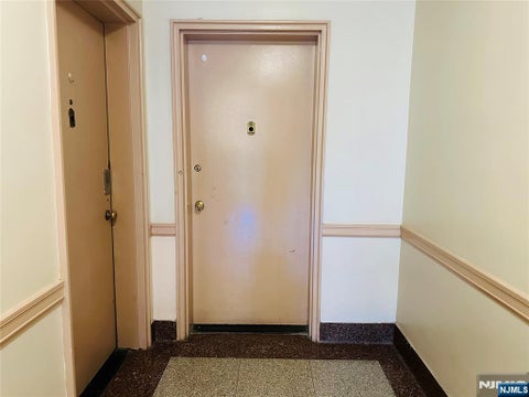 Photo of 401 Park PL #1C, Fort Lee, NJ 07024 (MLS # 26034843)