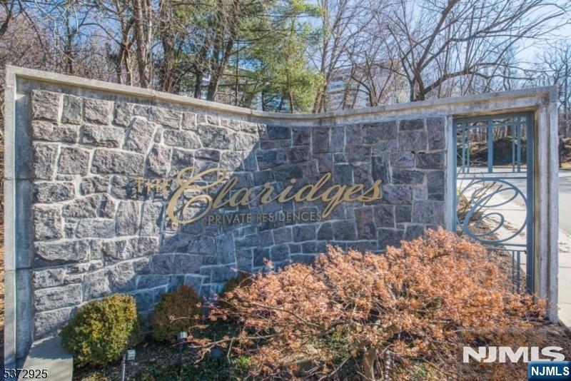 1 Claridge Drive 114