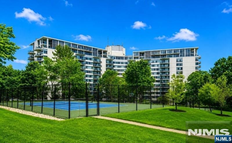 1 Claridge Drive 114