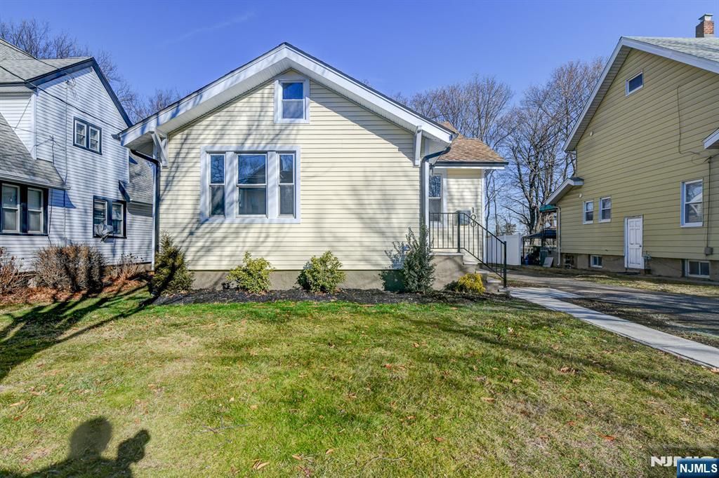 Photo of 100 Arthur St, Ridgefield Park, NJ 07660 (MLS # 26001759)