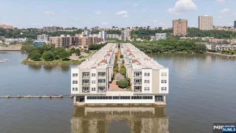 Photo of 217 The Promenade, Edgewater, NJ 07020 (MLS # 26029328)