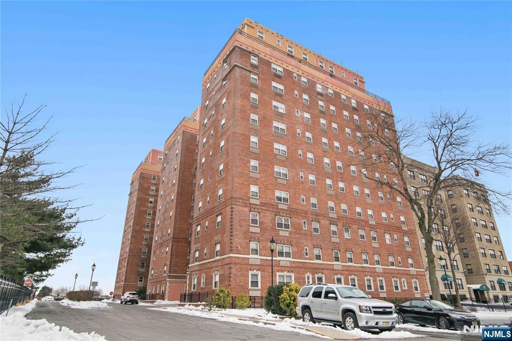 Property for Sale at 70 Munn Avenue 913, East Orange, New Jersey - Bedrooms: 1 
Bathrooms: 1  - $205,000