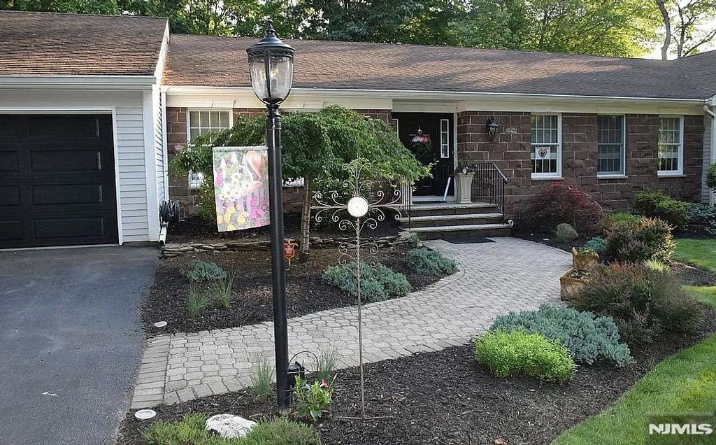 Photo of 7 Goose Cove Lane, Ramsey, NJ 07446 (MLS # 26009180)